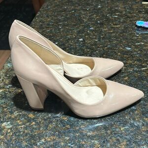 Nude Nine West block heel pump